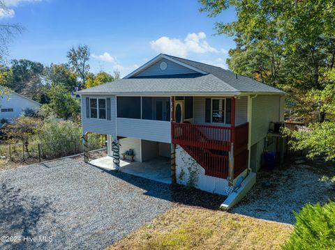 A home in Oak Island