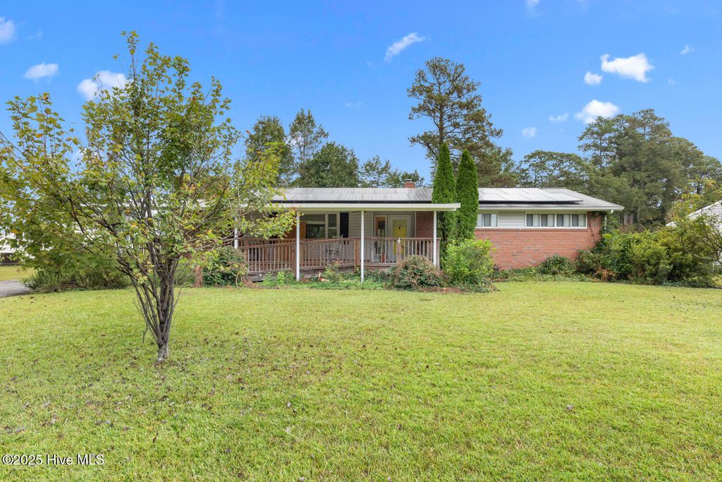 Photo of 712 Page Drive, Jacksonville, NC 28540 (MLS # 100533876)