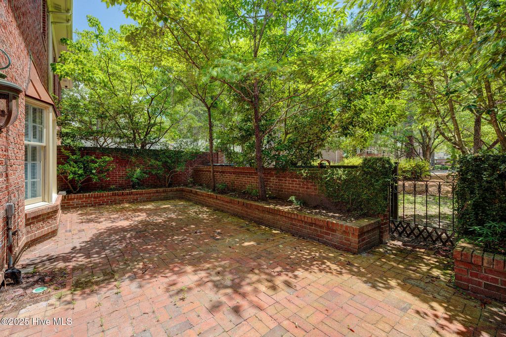 Photo of 1914 Colleton Court, Wilmington, NC 28403 (MLS # 100515547)