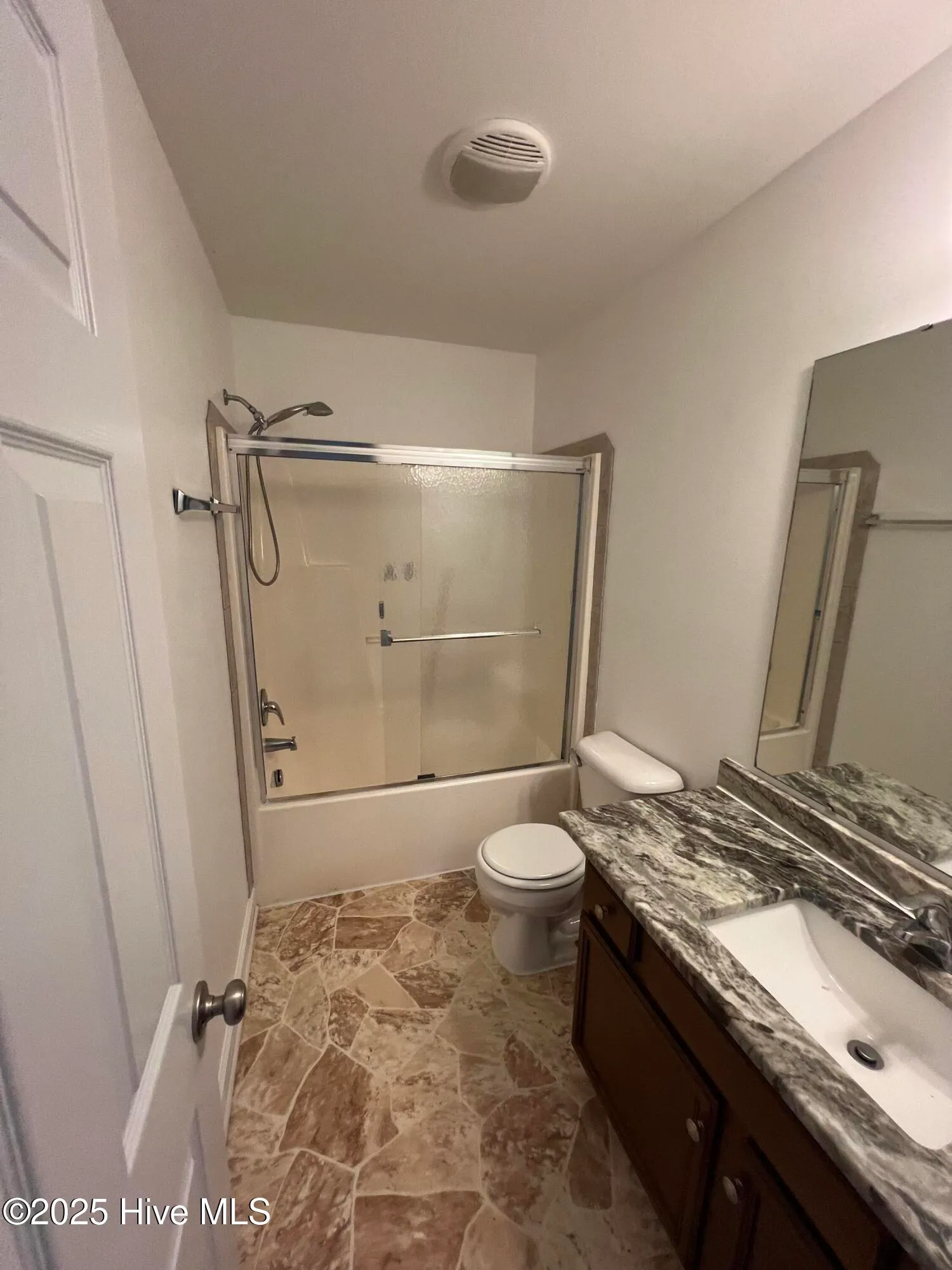 Greenville, North Carolina 27834, United States, 4 Bedrooms Bedrooms, ,3 BathroomsBathrooms,Residential,Active,111041