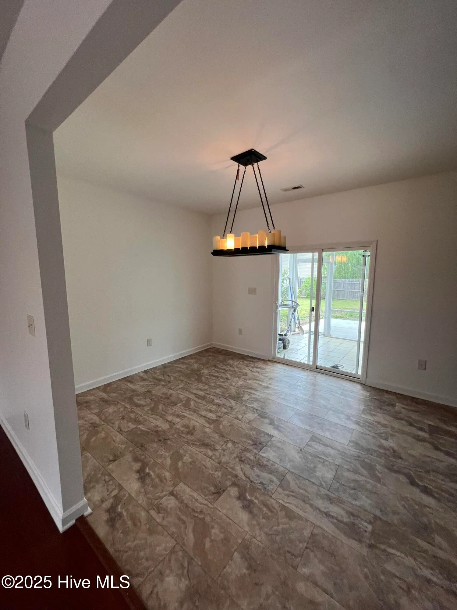 Greenville, North Carolina 27834, United States, 4 Bedrooms Bedrooms, ,3 BathroomsBathrooms,Residential,Active,111041