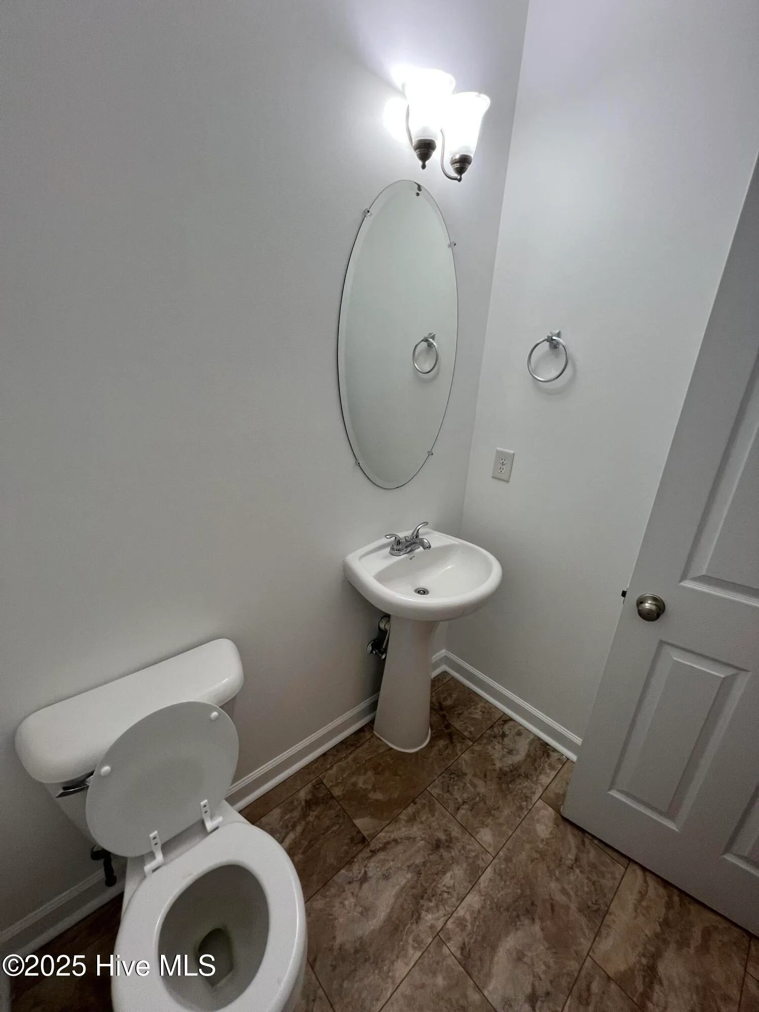 Greenville, North Carolina 27834, United States, 4 Bedrooms Bedrooms, ,3 BathroomsBathrooms,Residential,Active,111041