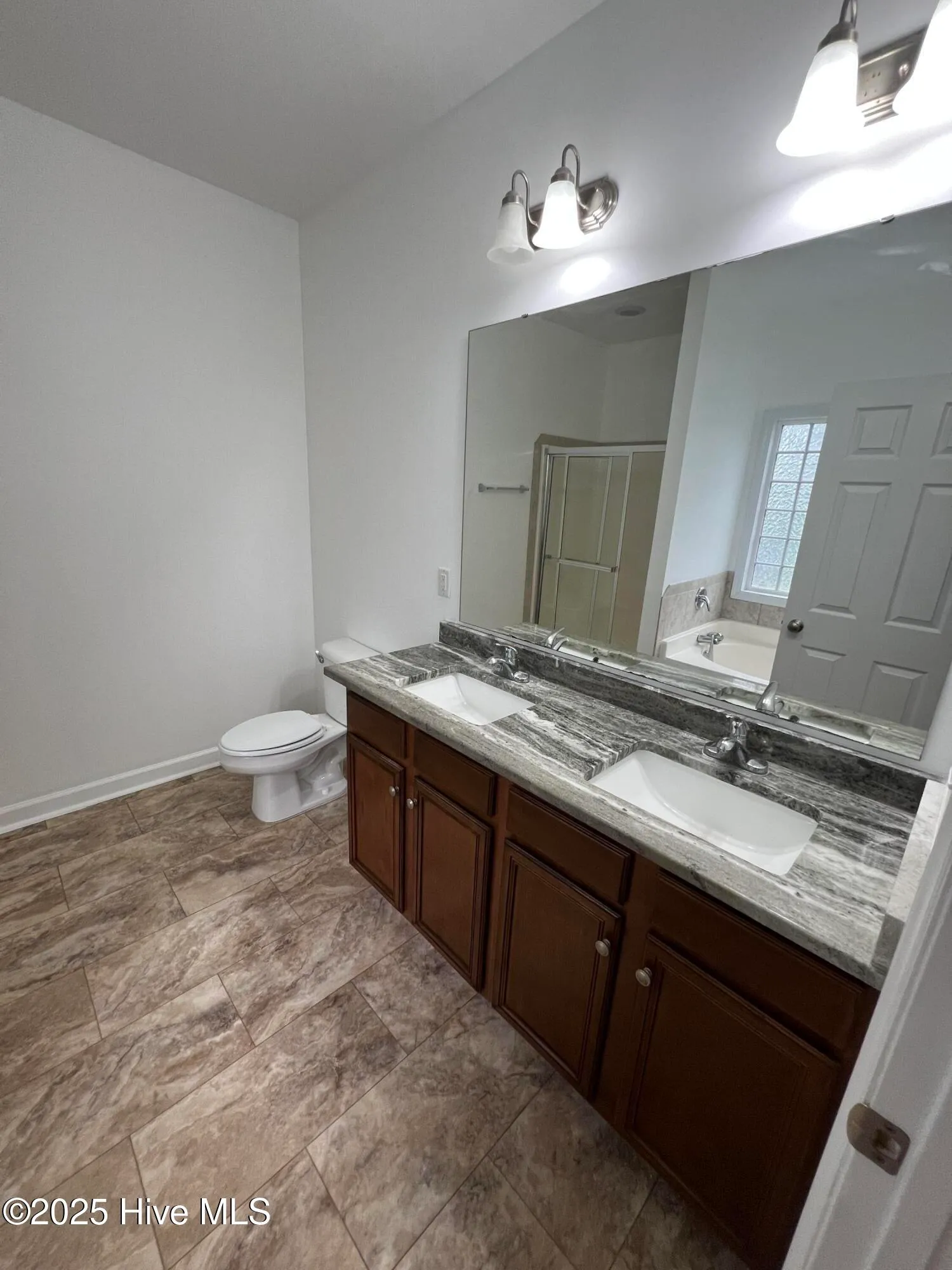 Greenville, North Carolina 27834, United States, 4 Bedrooms Bedrooms, ,3 BathroomsBathrooms,Residential,Active,111041