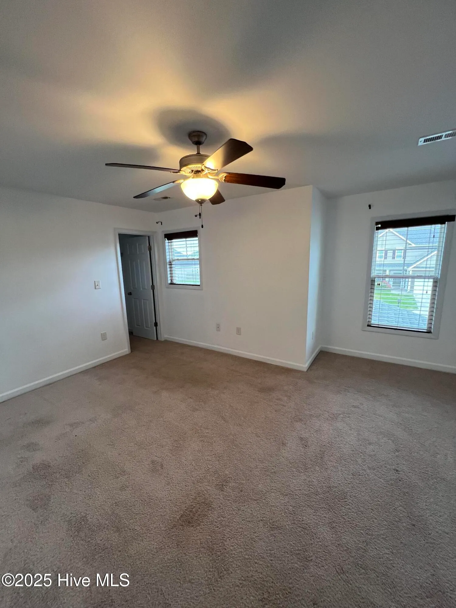 Greenville, North Carolina 27834, United States, 4 Bedrooms Bedrooms, ,3 BathroomsBathrooms,Residential,Active,111041