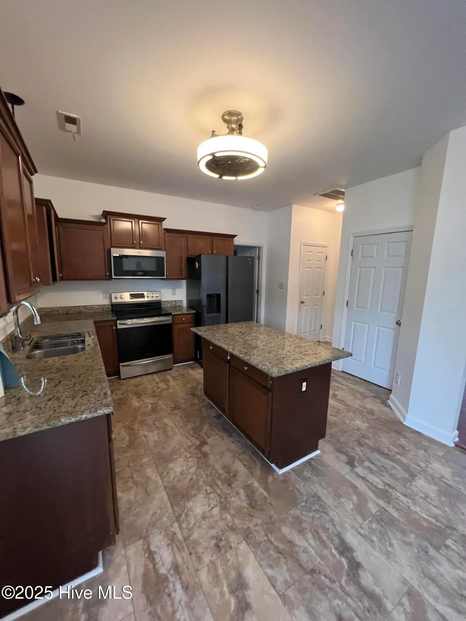 Greenville, North Carolina 27834, United States, 4 Bedrooms Bedrooms, ,3 BathroomsBathrooms,Residential,Active,111041