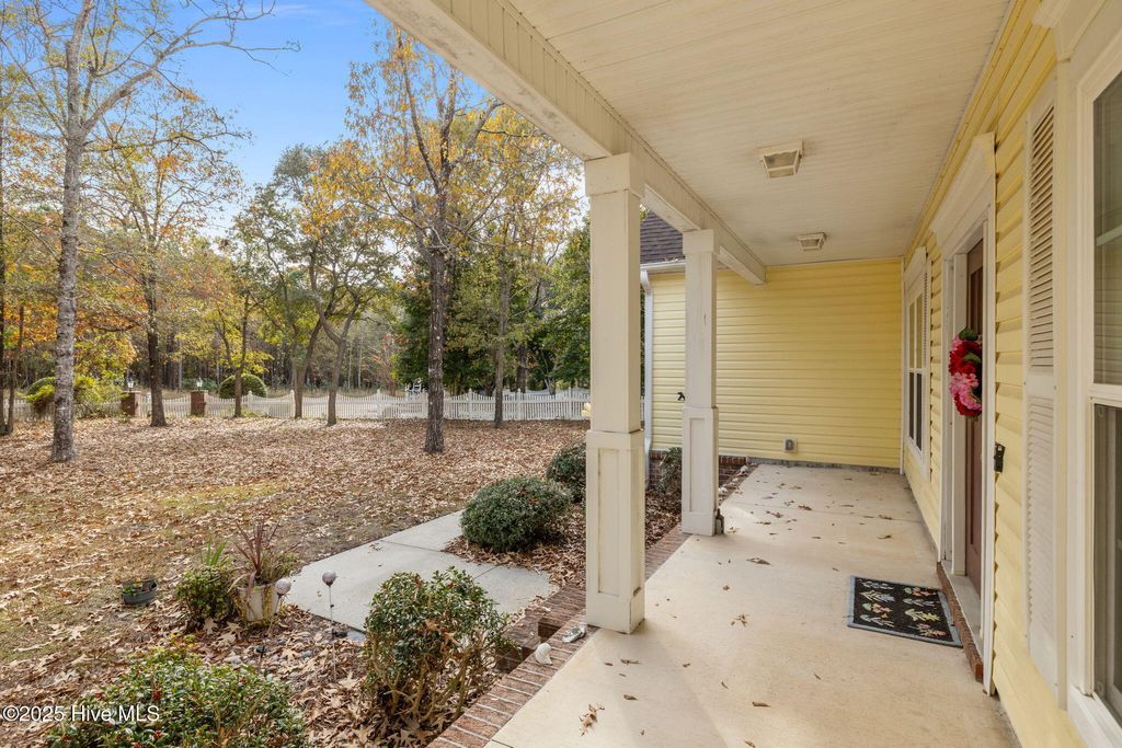 Photo of 100 White Swan Way, Swansboro, NC 28584 (MLS # 100544125)