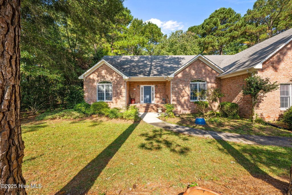 Photo of 1209 Carmel Lane, New Bern, NC 28562 (MLS # 100532215)