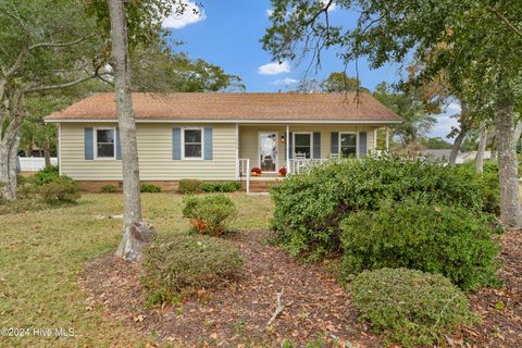 A home in Oak Island