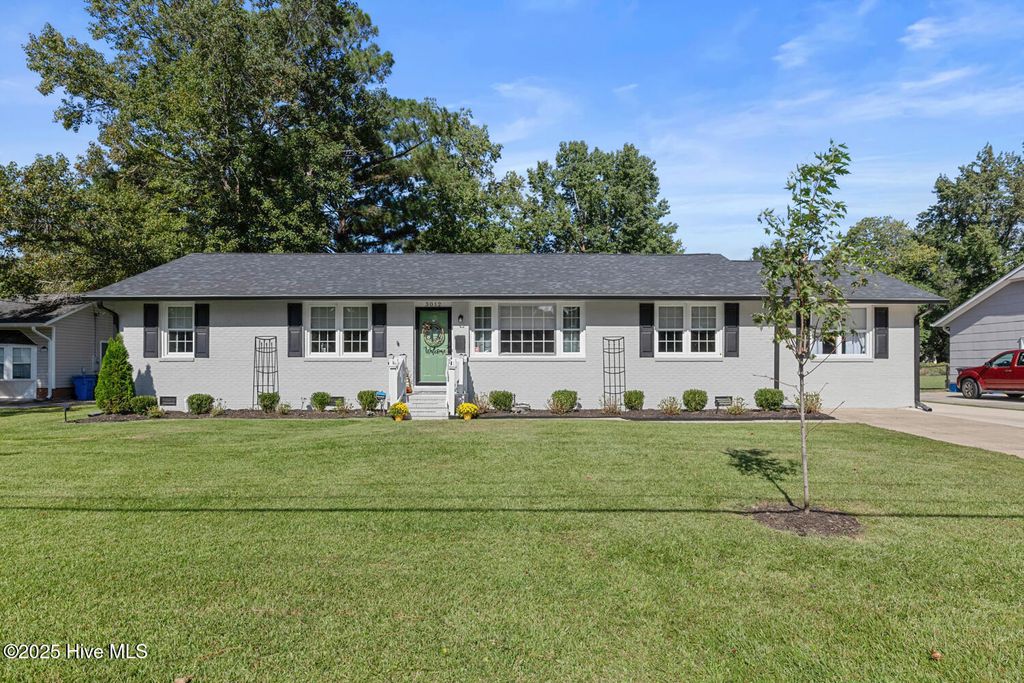 Photo of 3012 Northwoods Drive, Jacksonville, NC 28540 (MLS # 100531745)