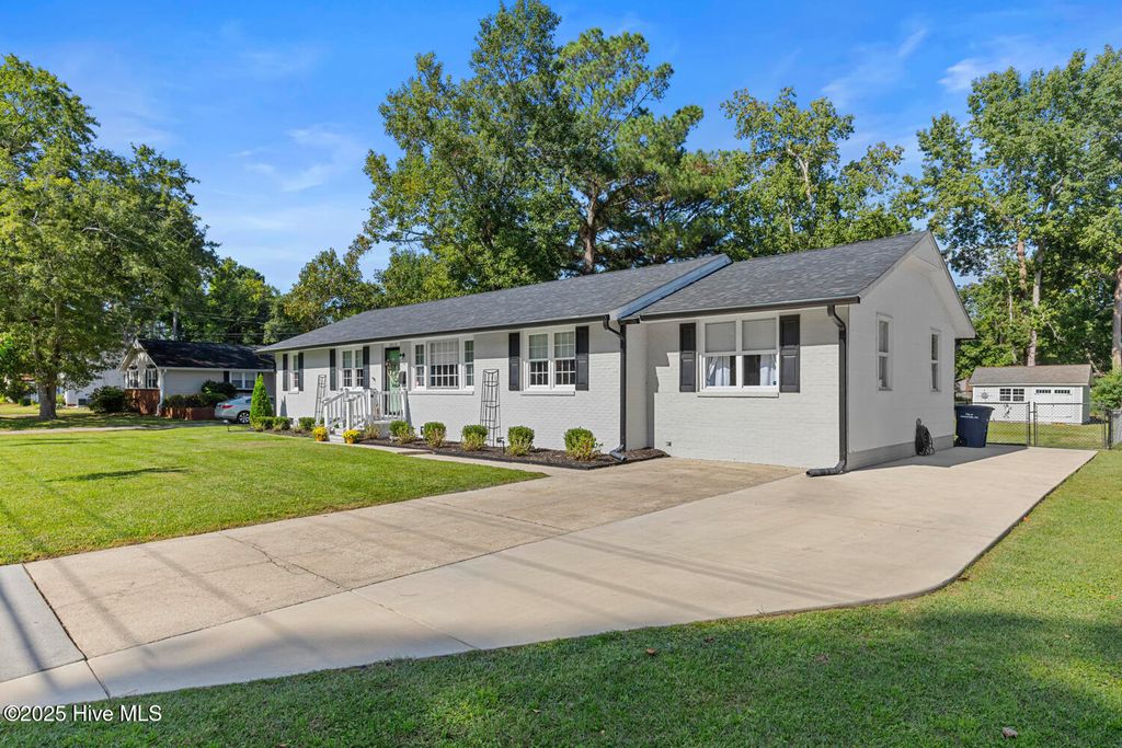 Photo of 3012 Northwoods Drive, Jacksonville, NC 28540 (MLS # 100531745)