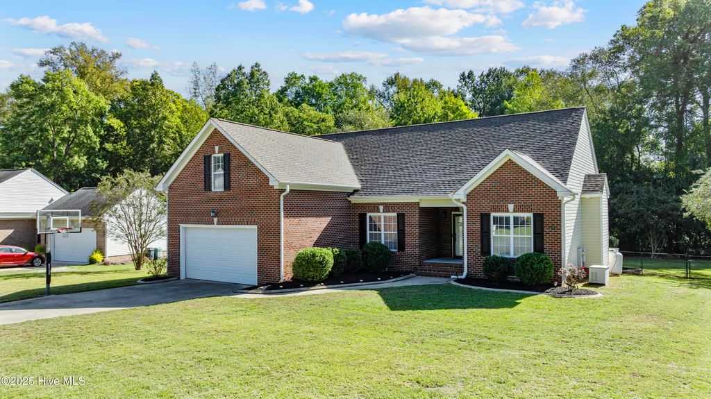 Photo of 112 Jacobs Ridge Drive, Goldsboro, NC 27534 (MLS # 100535305)