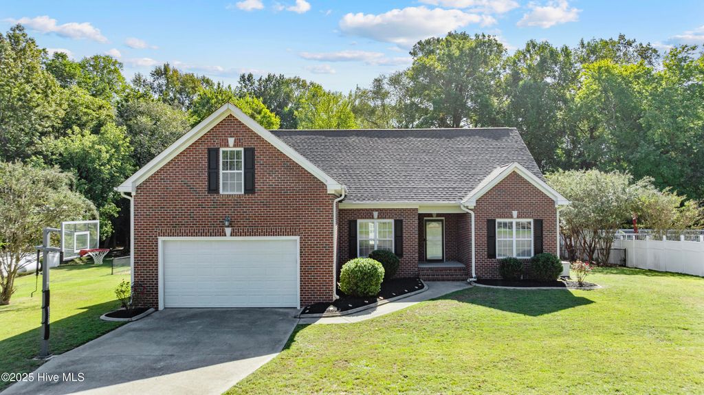 Photo of 112 Jacobs Ridge Drive, Goldsboro, NC 27534 (MLS # 100535305)
