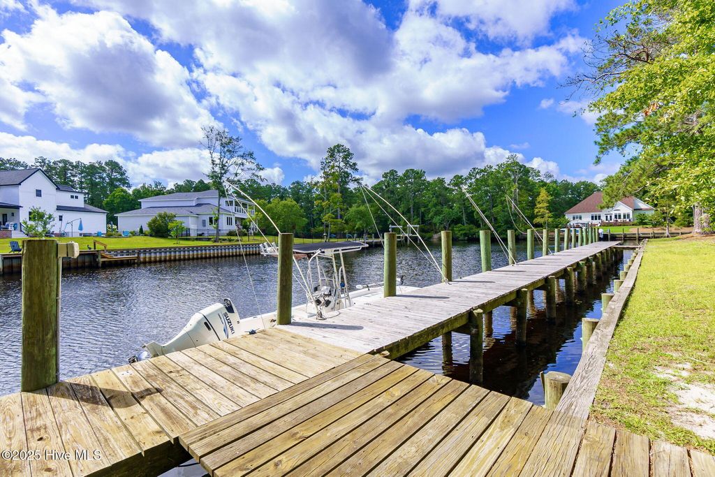 Photo of 2108 Hidden Harbor Drive, New Bern, NC 28562 (MLS # 100517226)