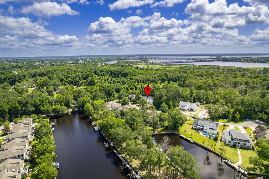 Photo of 2108 Hidden Harbor Drive, New Bern, NC 28562 (MLS # 100517226)