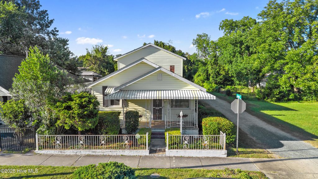 Photo of 1105 Ann Street, Wilmington, NC 28401 (MLS # 100532862)