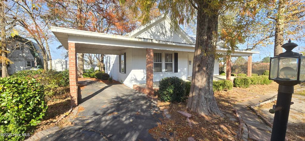 Photo of 272 W Littlefield Road, Ayden, NC 28513 (MLS # 100543541)