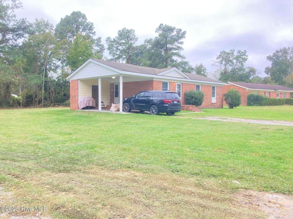 Photo of 1405 Mockingbird Lane, New Bern, NC 28562 (MLS # 100537841)