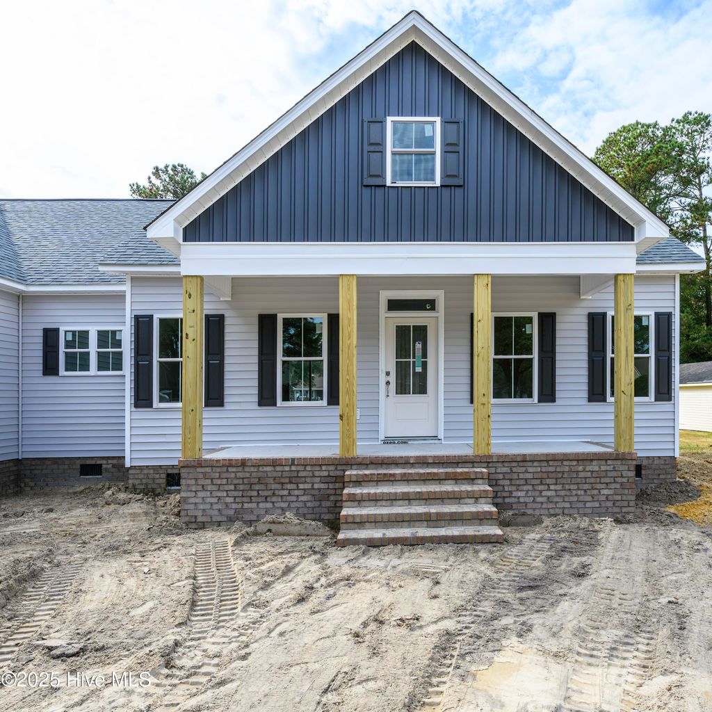 Photo of 116 Whitford Lane, New Bern, NC 28562 (MLS # 100509215)