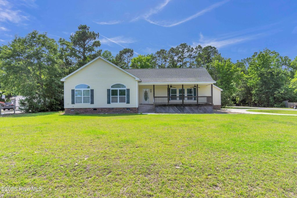 Photo of 105 Scotch Bonnet Way, Hampstead, NC 28443 (MLS # 100502886)