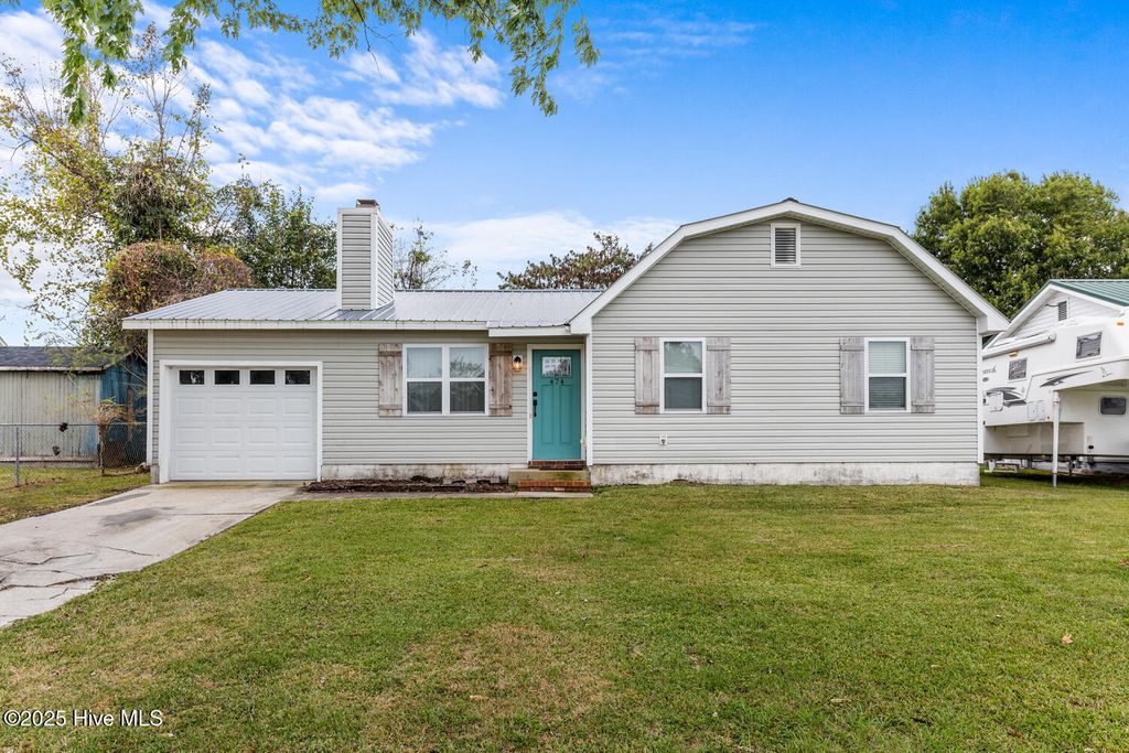 Photo of 474 Hunting Green Drive, Jacksonville, NC 28546 (MLS # 100536687)