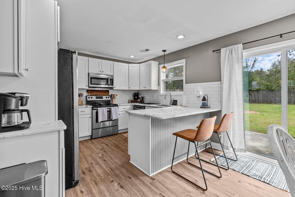 Photo of 474 Hunting Green Drive, Jacksonville, NC 28546 (MLS # 100536687)
