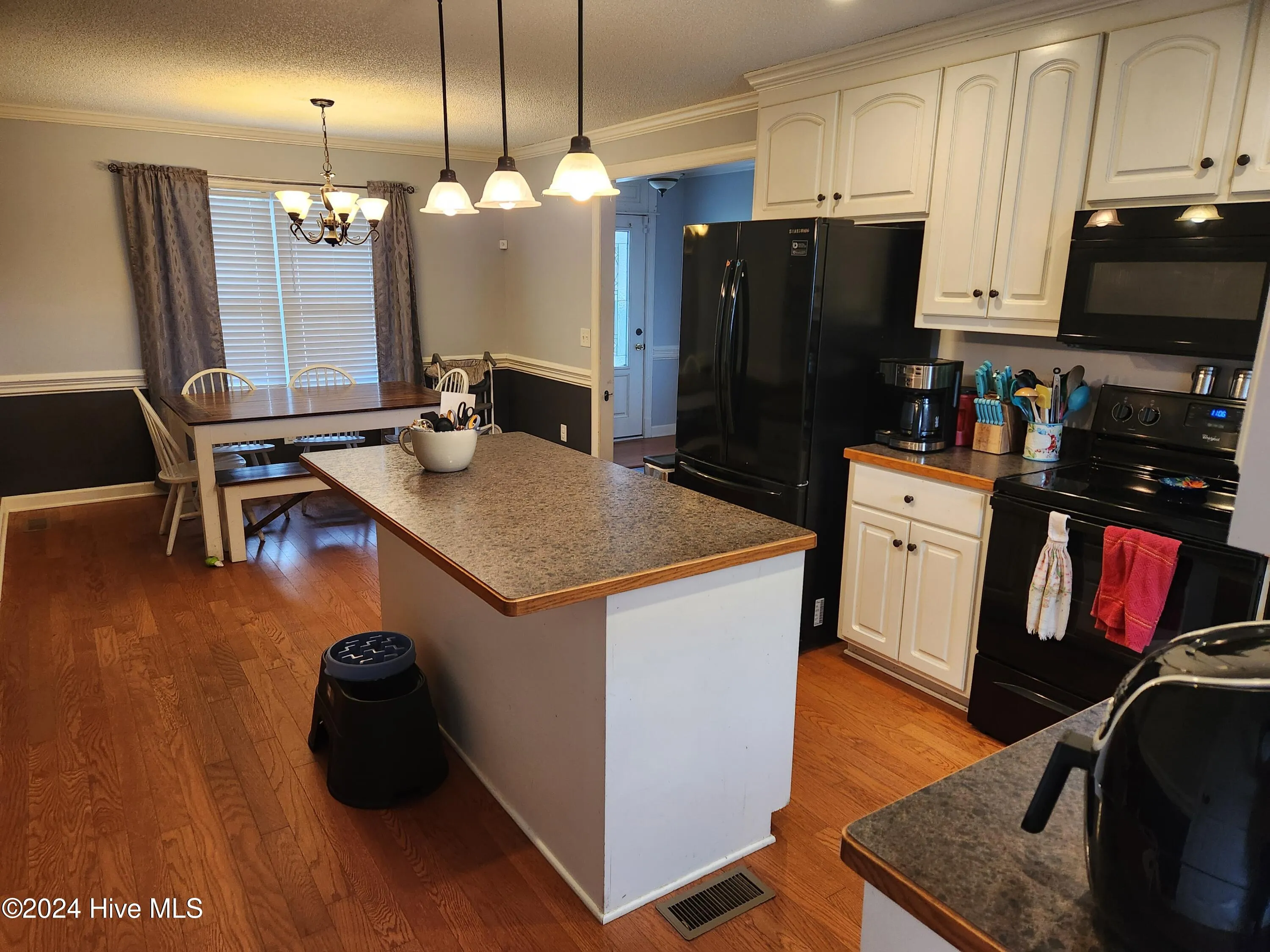 Pikeville, North Carolina 27863, United States, 4 Bedrooms Bedrooms, ,2 BathroomsBathrooms,Residential,Active,32523