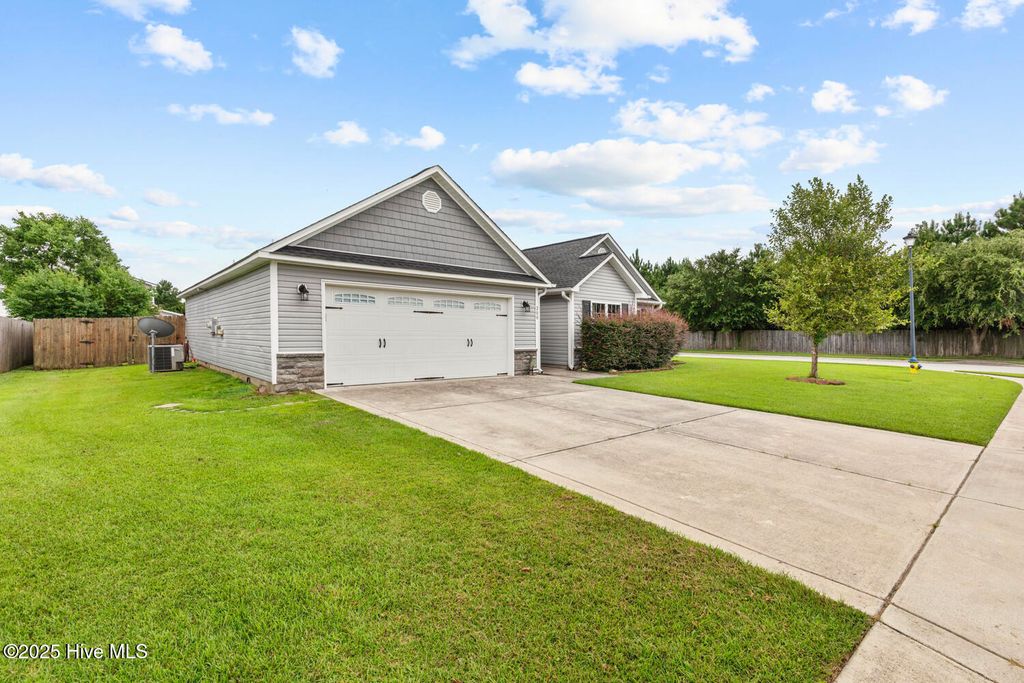 Photo of 200 Low Country Lane, Swansboro, NC 28584 (MLS # 100525473)