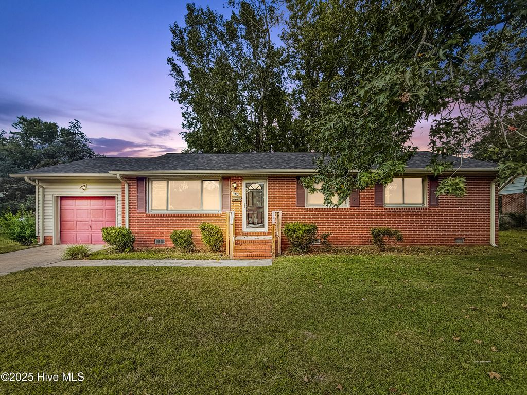 Photo of 712 Kathryn Avenue, Jacksonville, NC 28540 (MLS # 100517563)