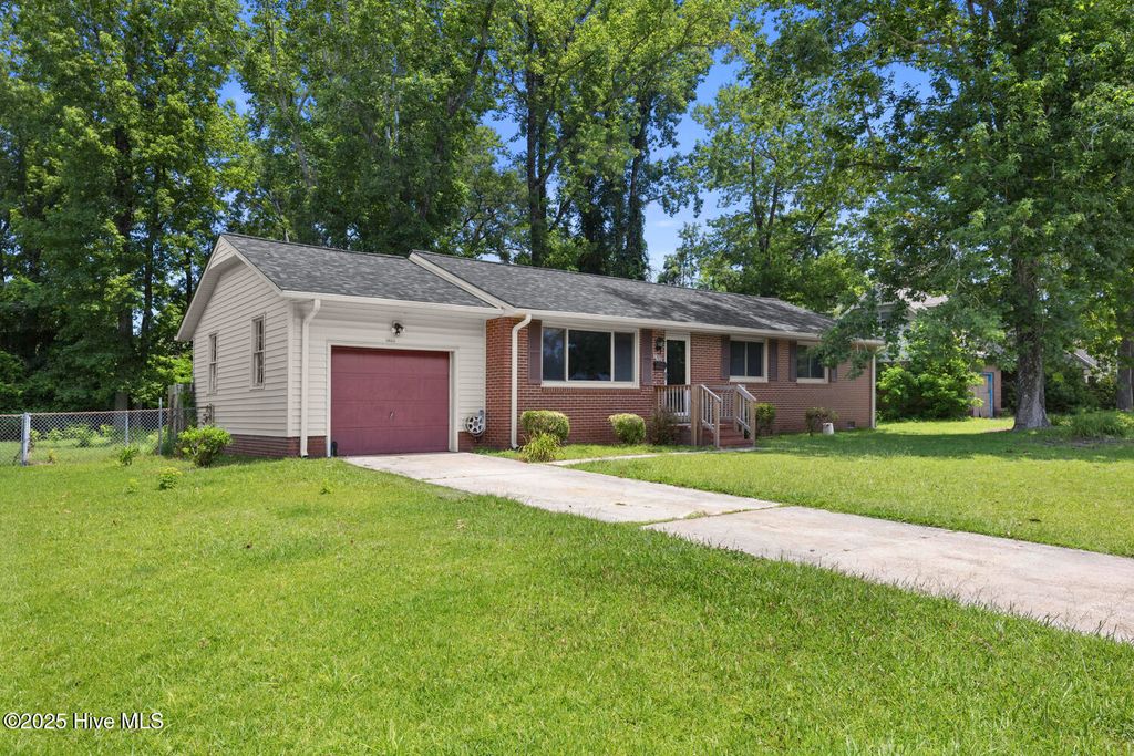 Photo of 712 Kathryn Avenue, Jacksonville, NC 28540 (MLS # 100517563)