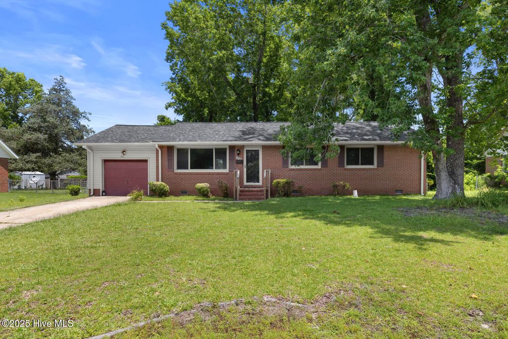 Photo of 712 Kathryn Avenue, Jacksonville, NC 28540 (MLS # 100517563)