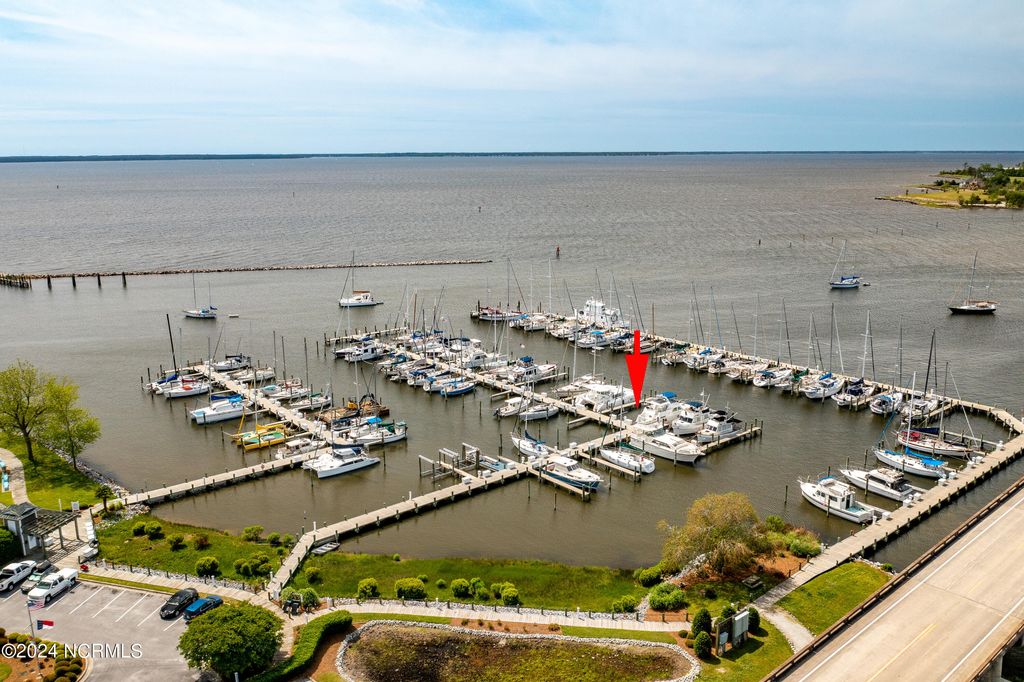 Photo of 516 Water Street #B8, Oriental, NC 28571 (MLS # 100470592)