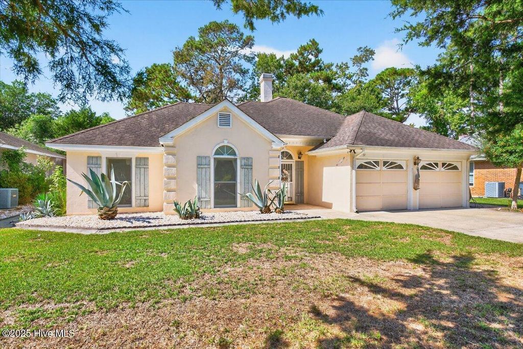 Photo of 1761 Oakbrook Drive SW, Ocean Isle Beach, NC 28469 (MLS # 100541137)