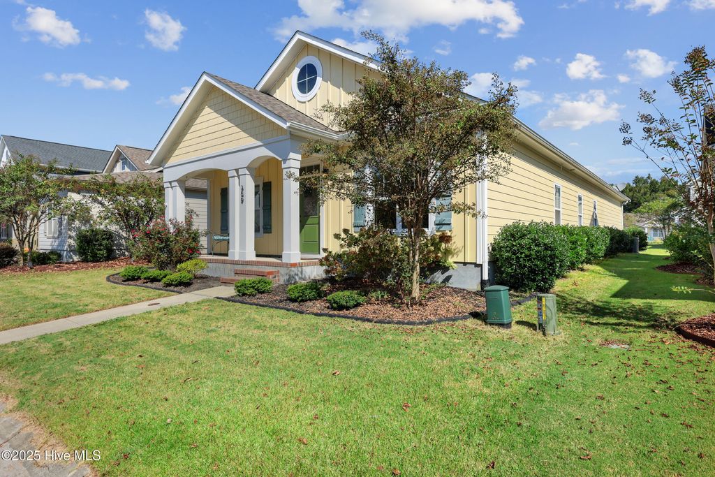 Photo of 359 Hanover Lakes Drive, Wilmington, NC 28401 (MLS # 100532877)