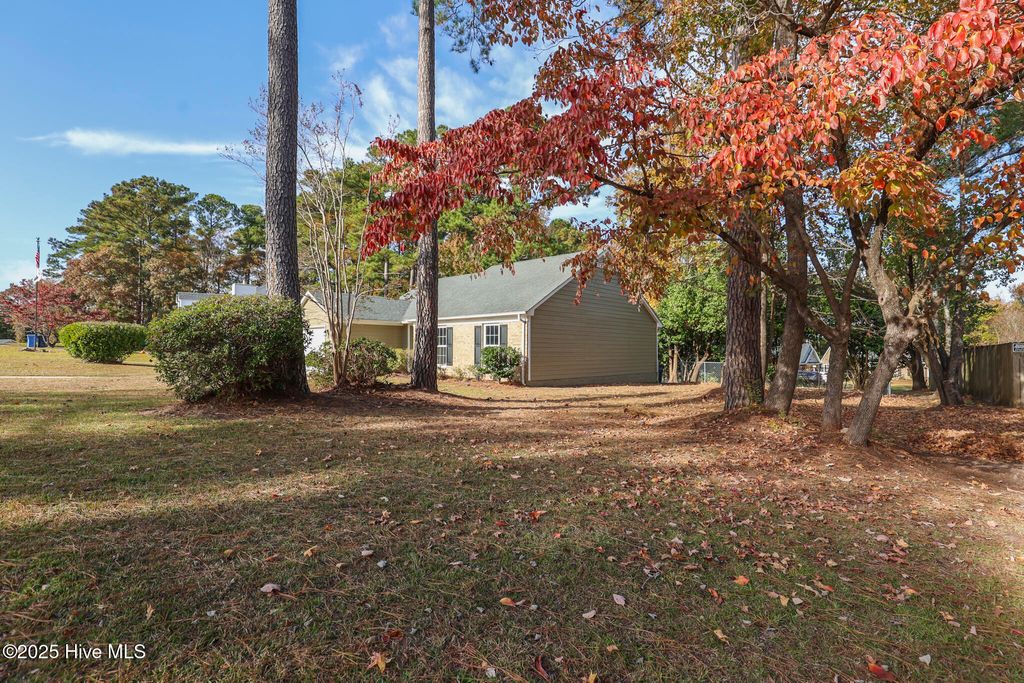 Photo of 544 Shadowridge Road, Jacksonville, NC 28546 (MLS # 100541818)