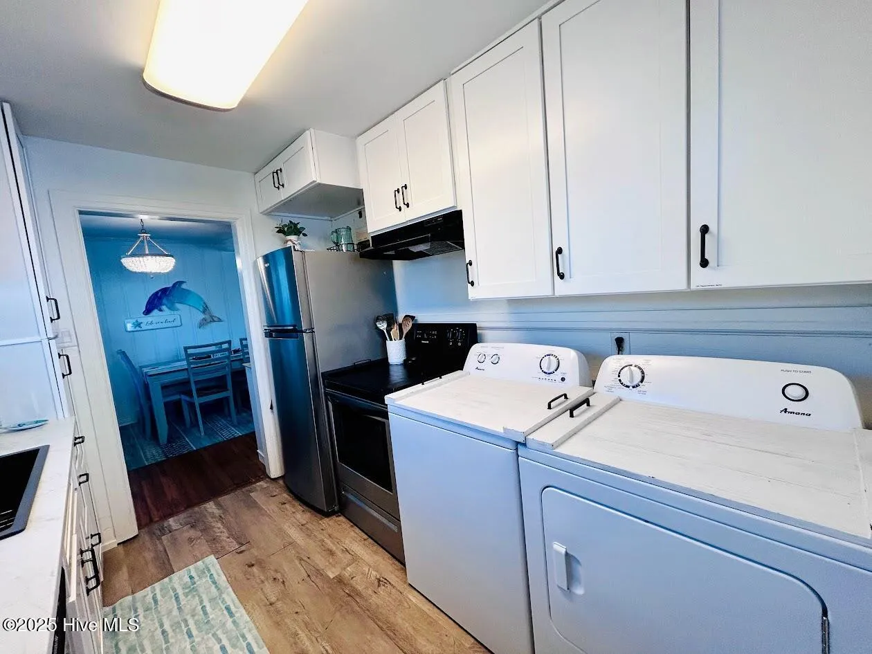 Carolina Beach, North Carolina 28428, United States, 2 Bedrooms Bedrooms, ,2 BathroomsBathrooms,Residential,Active,220518