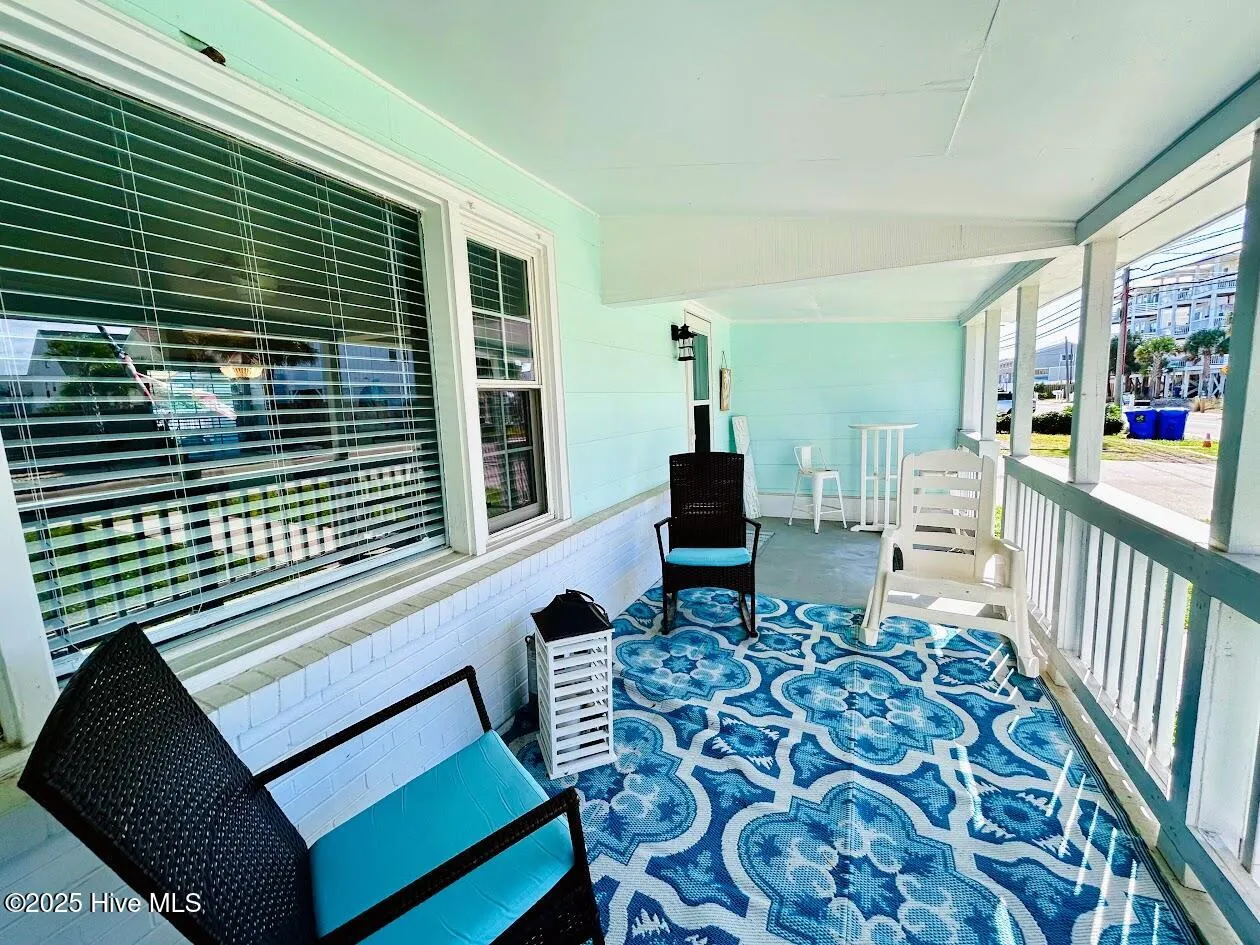 Carolina Beach, North Carolina 28428, United States, 2 Bedrooms Bedrooms, ,2 BathroomsBathrooms,Residential,Active,220518