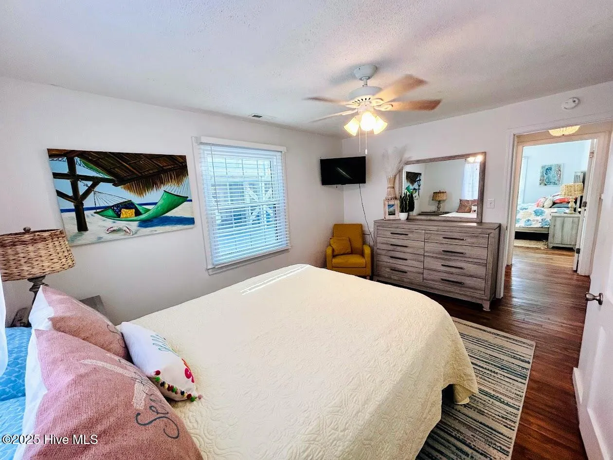 Carolina Beach, North Carolina 28428, United States, 2 Bedrooms Bedrooms, ,2 BathroomsBathrooms,Residential,Active,220518