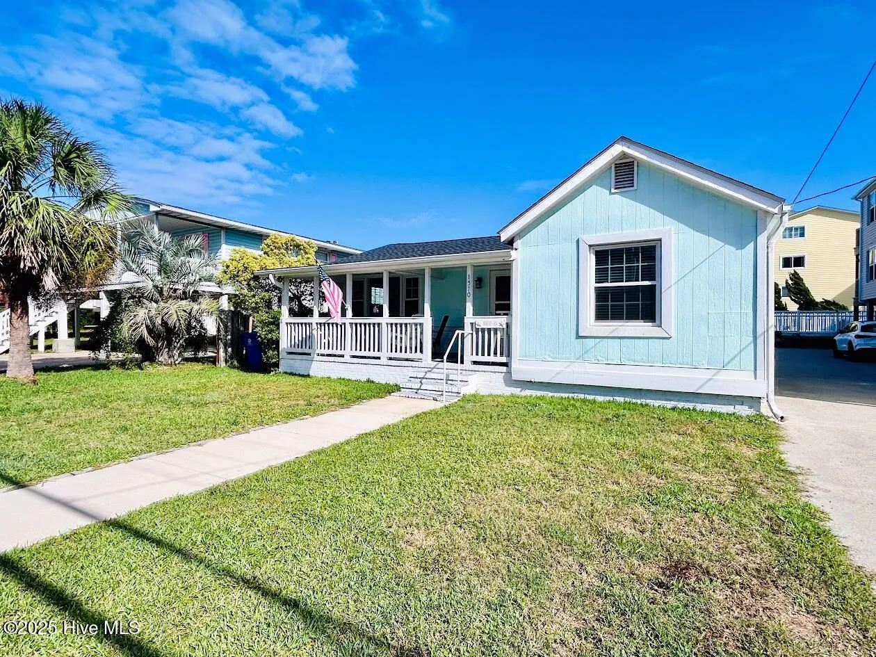 Carolina Beach, North Carolina 28428, United States, 2 Bedrooms Bedrooms, ,2 BathroomsBathrooms,Residential,Active,220518