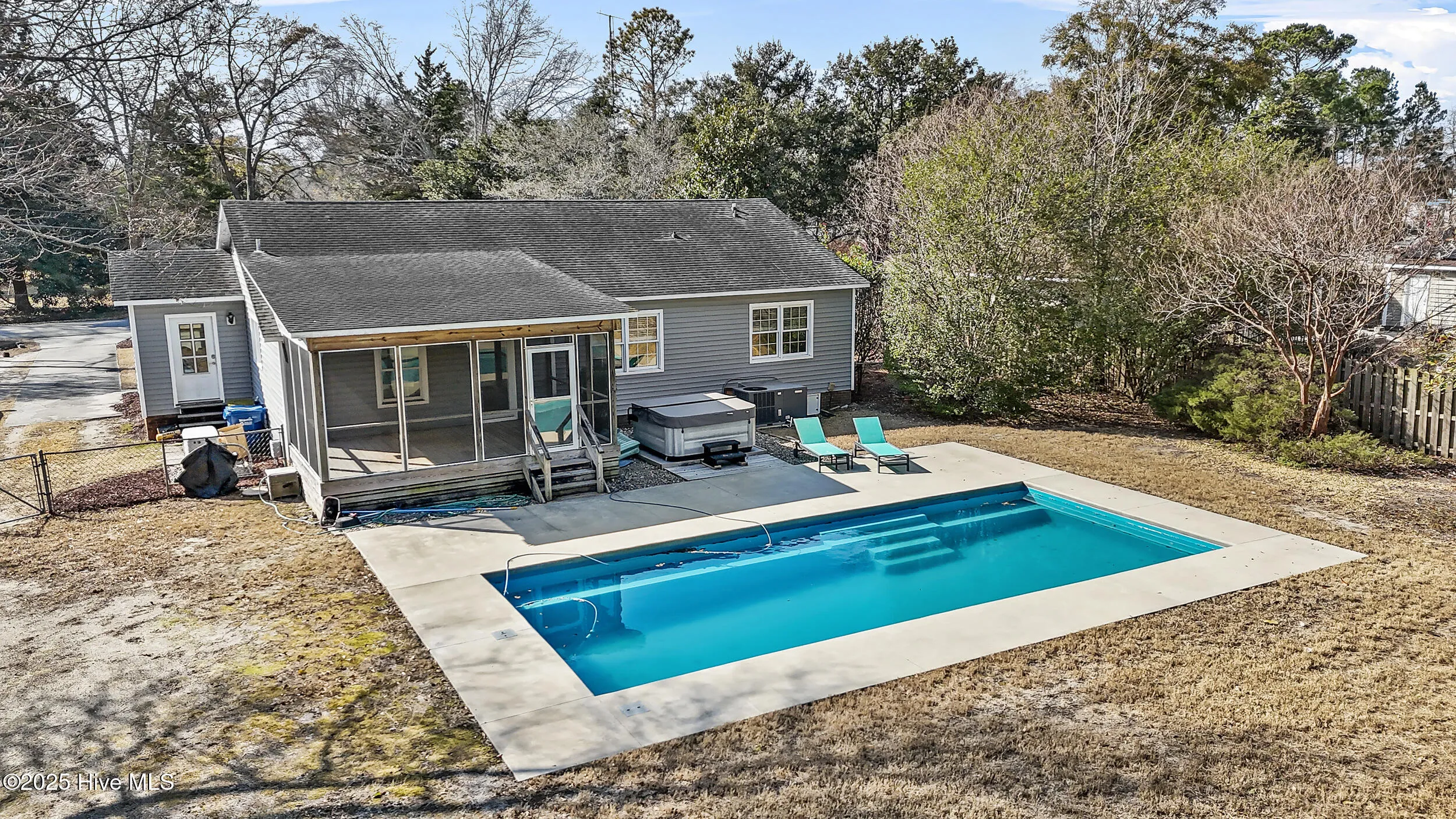 Wilmington, North Carolina 28405, United States, 3 Bedrooms Bedrooms, ,2 BathroomsBathrooms,Residential,Pending,31074