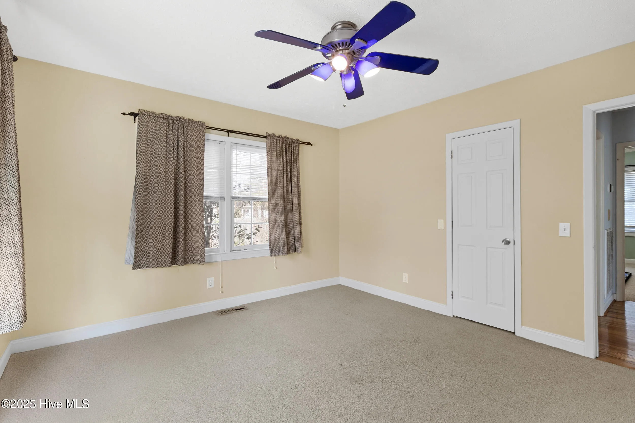 Wilmington, North Carolina 28405, United States, 3 Bedrooms Bedrooms, ,2 BathroomsBathrooms,Residential,Pending,31074