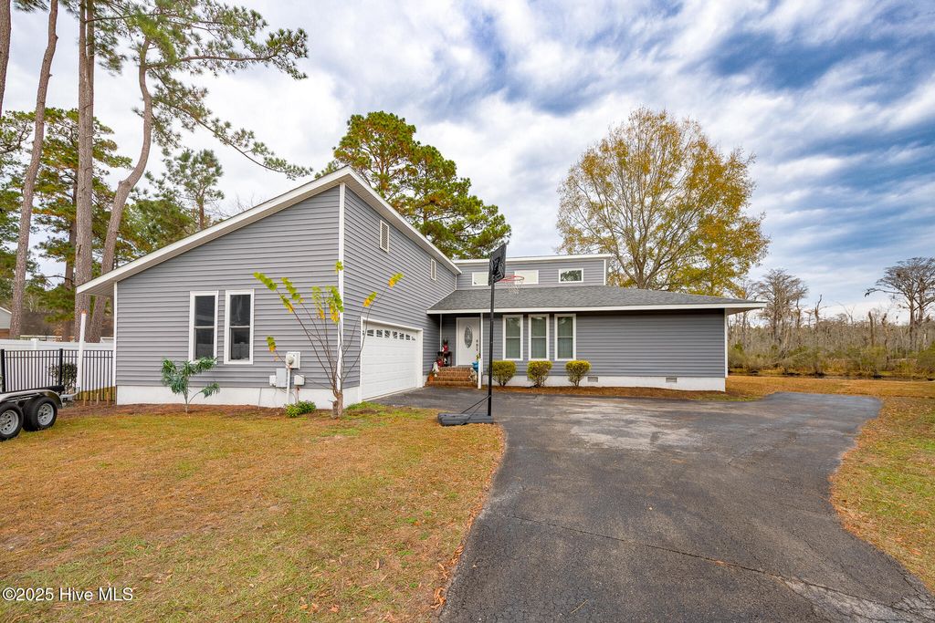 Photo of 107 Knotline Road, New Bern, NC 28562 (MLS # 100543474)