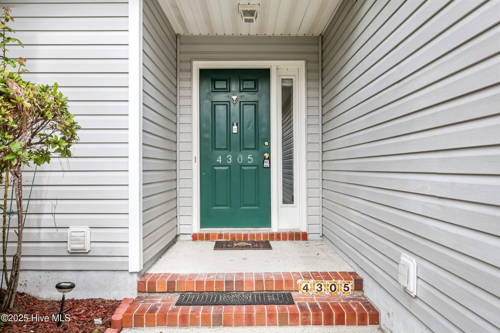 Photo of 4305 Vicar Court, Wilmington, NC 28405 (MLS # 100535783)