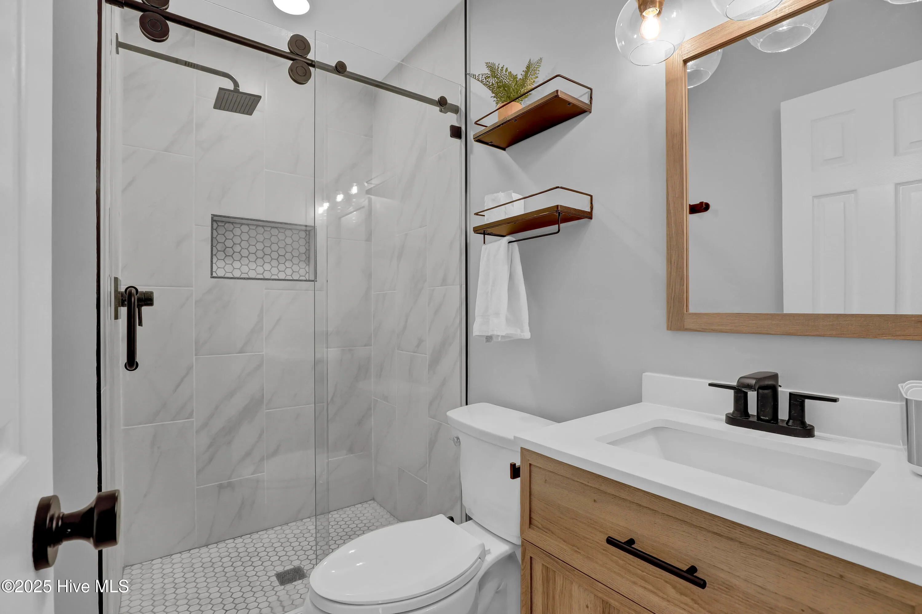 Surf City, North Carolina 28445, United States, 4 Bedrooms Bedrooms, ,2 BathroomsBathrooms,Residential,Active,162054