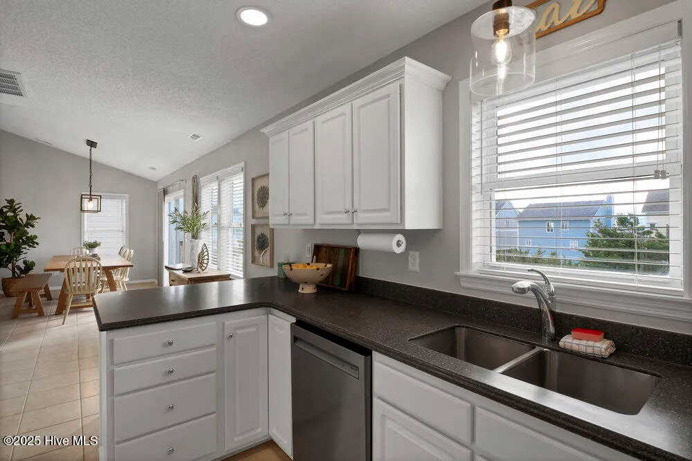 Surf City, North Carolina 28445, United States, 4 Bedrooms Bedrooms, ,2 BathroomsBathrooms,Residential,Active,162054