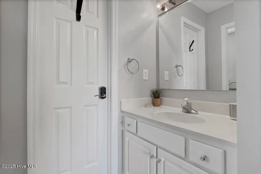 Surf City, North Carolina 28445, United States, 4 Bedrooms Bedrooms, ,2 BathroomsBathrooms,Residential,Active,162054