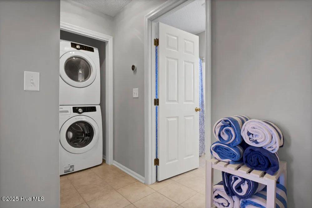 Surf City, North Carolina 28445, United States, 4 Bedrooms Bedrooms, ,2 BathroomsBathrooms,Residential,Active,162054