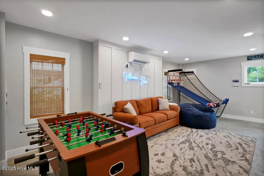 Surf City, North Carolina 28445, United States, 4 Bedrooms Bedrooms, ,2 BathroomsBathrooms,Residential,Active,162054