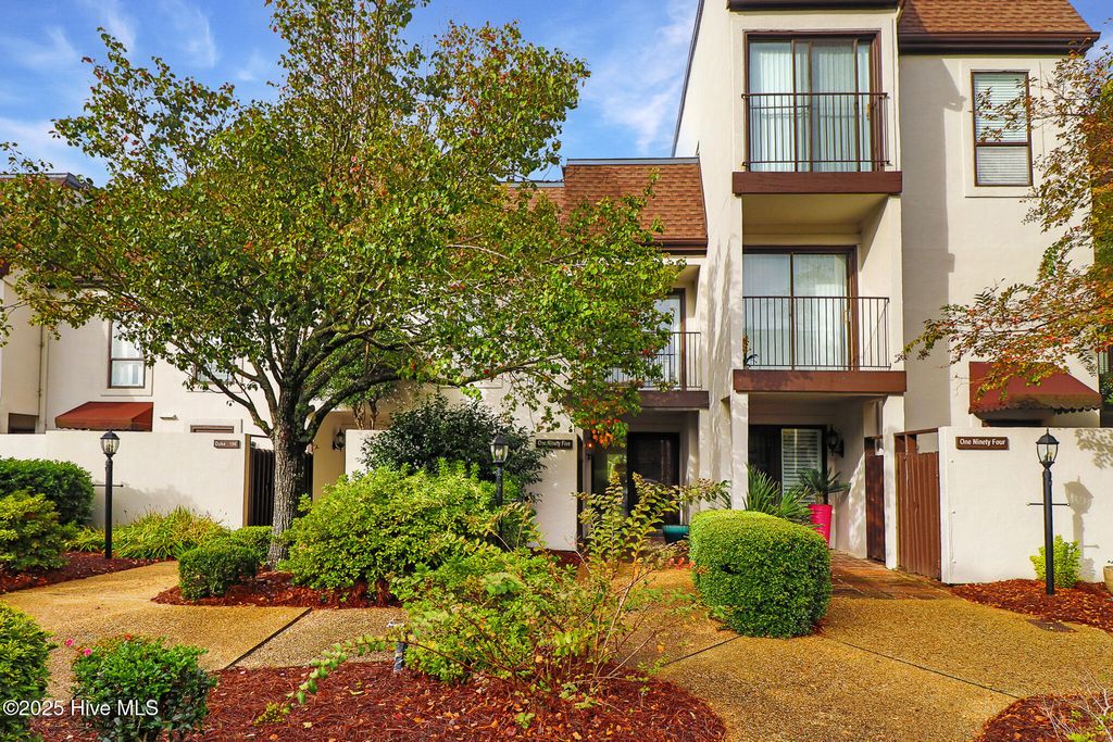 Photo of 195 Drum Inlet, Morehead City, NC 28557 (MLS # 100539527)