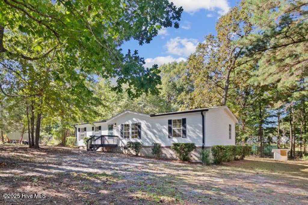 Photo of 1320 Sloop Point Road, Hampstead, NC 28443 (MLS # 100535118)