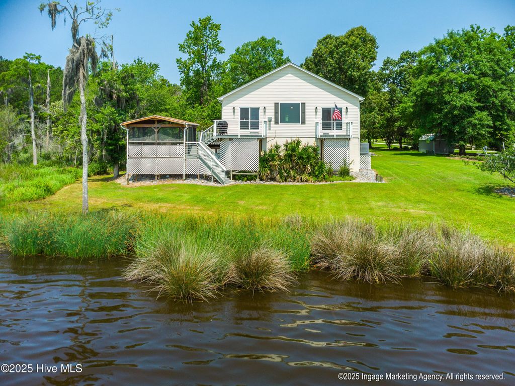 Photo of 106 Overlook Road, Chocowinity, NC 27817 (MLS # 100511877)